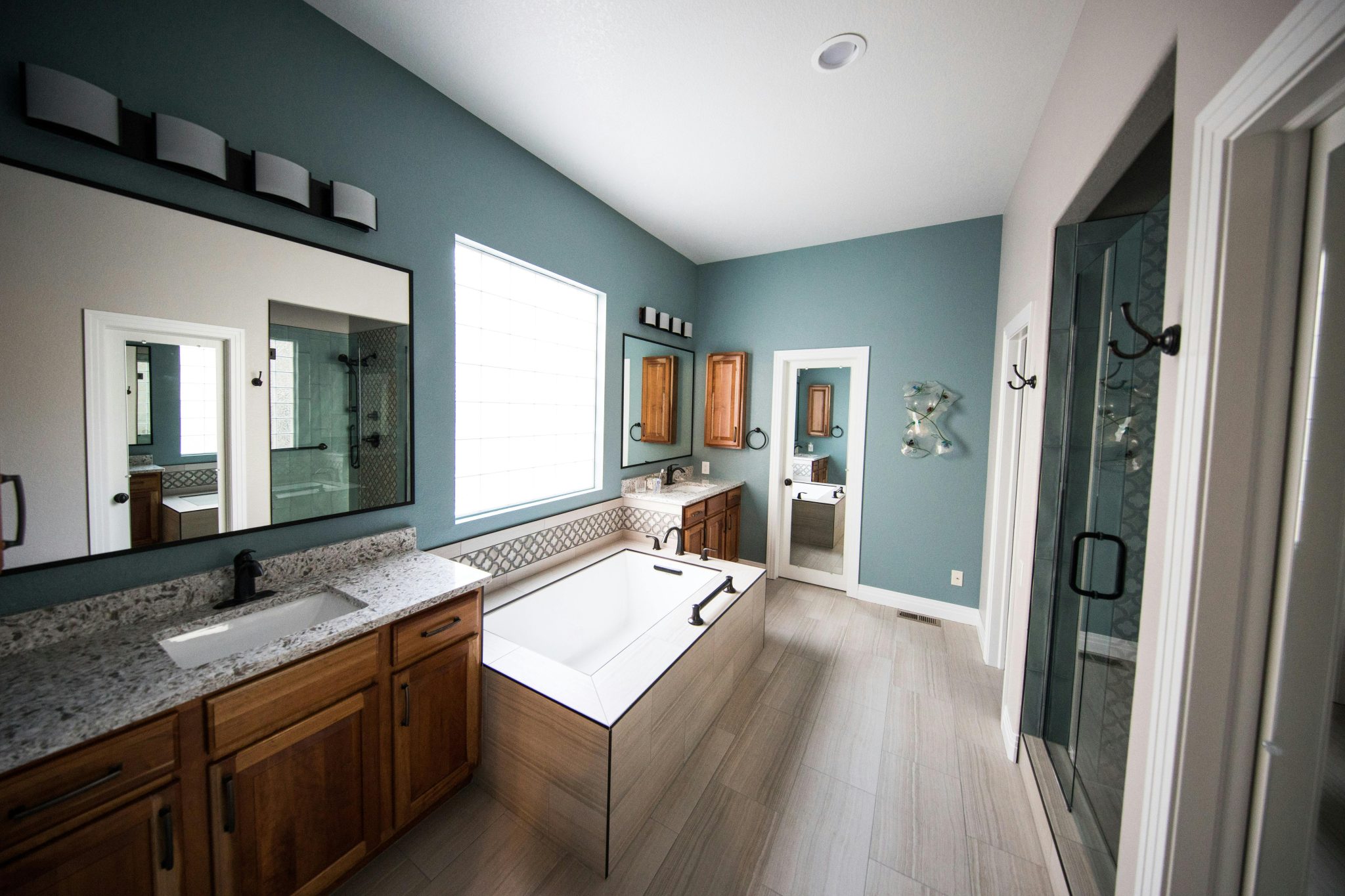 What Is A Jack And Jill Bathroom? - Upfront Bathroom
