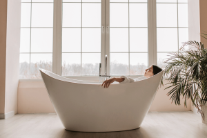 How to Recaulk a Bathtub?